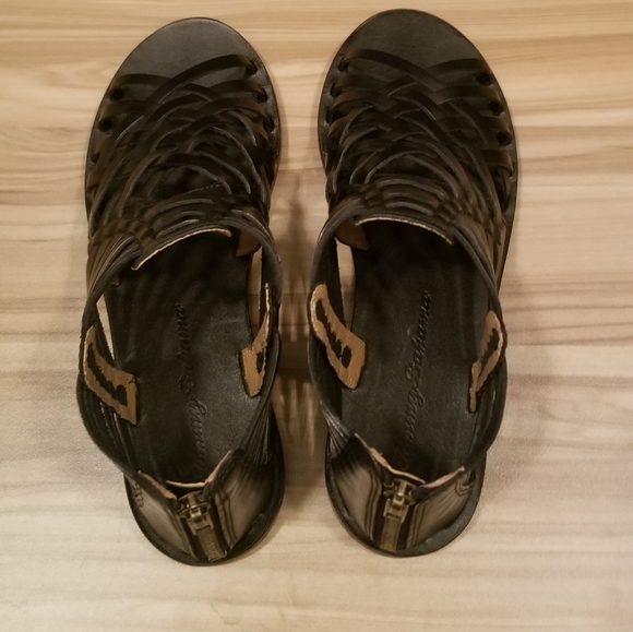 NEW Tommy Bahama Leather Flat Shoes in Black - Picture 2 of 6